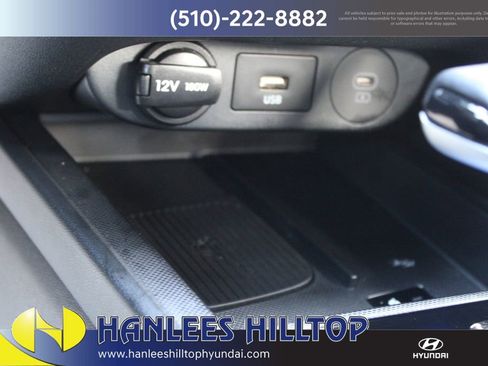 Used 2025 Hyundai Elantra SEL image 21