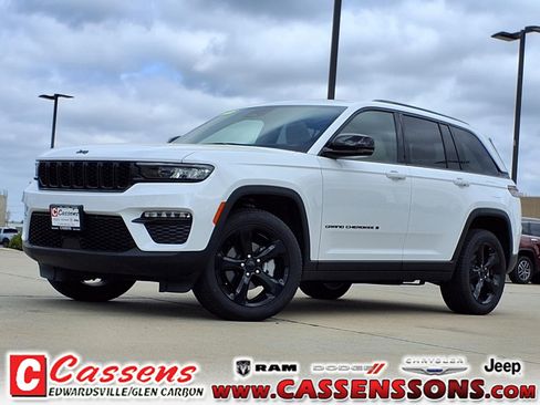 Used 2025 Jeep Grand Cherokee Limited w/ Black Appearance Package image 1