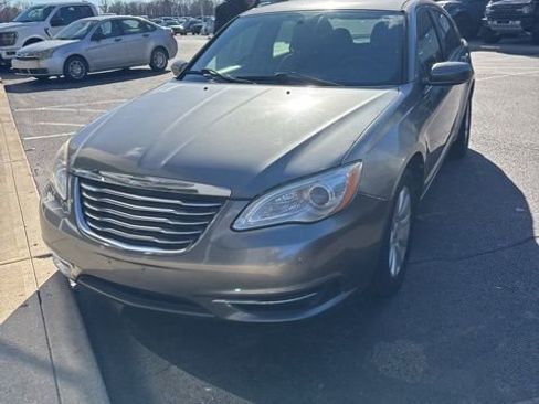Used 2012 Chrysler 200 Touring image 2