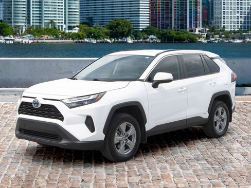 Used 2024 Toyota RAV4 XLE image 1