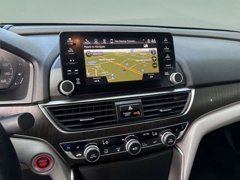 Used 2018 Honda Accord Touring image 24