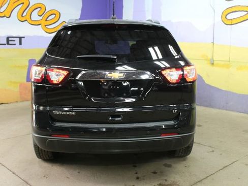 Used 2017 Chevrolet Traverse LT FWD image 3