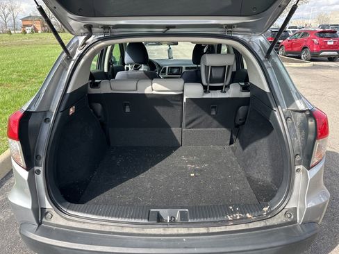 Used 2022 Honda HR-V LX image 9