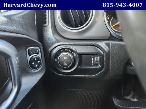 Used 2023 Jeep Gladiator Sport image 22
