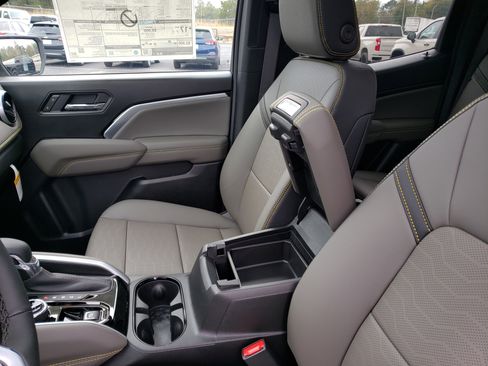 New 2026 Chevrolet Colorado ZR2 w/ Technology Package image 26