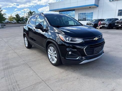 Used 2017 Chevrolet Trax Premier w/ Driver Confidence II Package FWD image 3