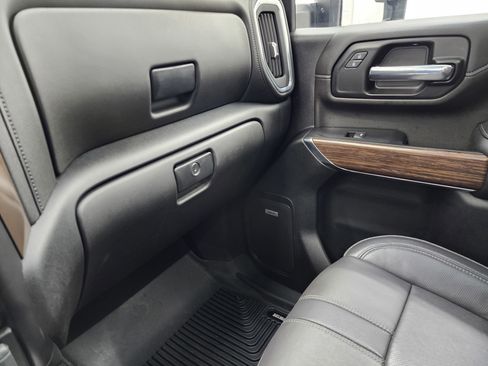 Used 2022 Chevrolet Silverado 2500 High Country w/ Safety Package II image 14