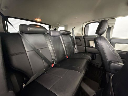 Used 2012 Toyota FJ Cruiser 4WD w/ Upgrade Pkg image 42