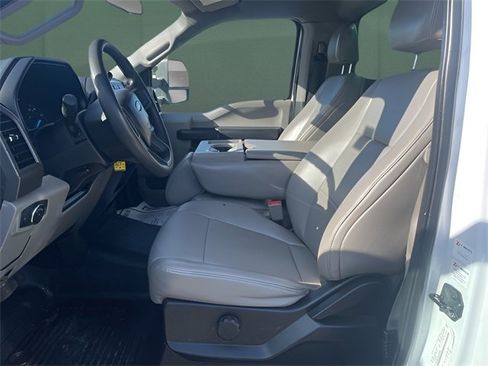 Used 2019 Ford F550 2WD Regular Cab Super Duty image 8