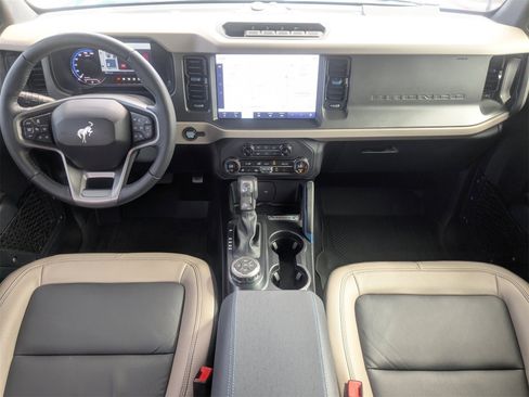 Used 2024 Ford Bronco Wildtrak image 16