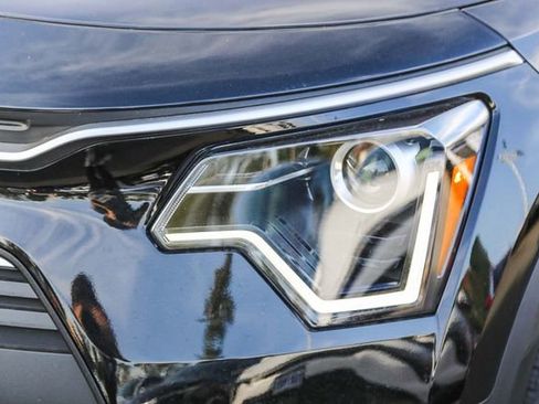 New 2026 Kia Niro LX image 5