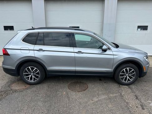 Used 2020 Volkswagen Tiguan SE AWD/4WD image 6