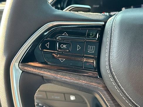 Used 2023 Jeep Grand Cherokee Overland image 30