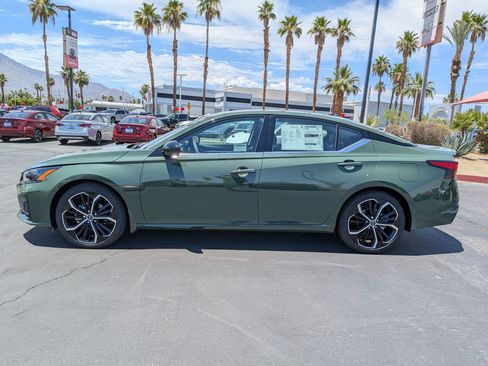 New 2026 Nissan Altima 2.5 SR w/ SR Premium Package FWD image 4