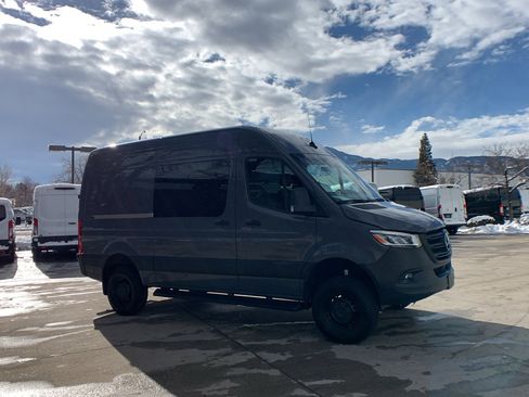 Used 2024 Mercedes-Benz Sprinter 2500 image 5