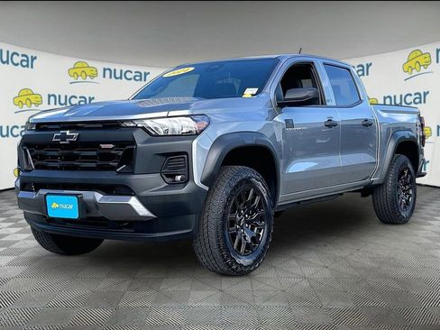 Used 2024 Chevrolet Colorado Trail Boss AWD/4WD image 3