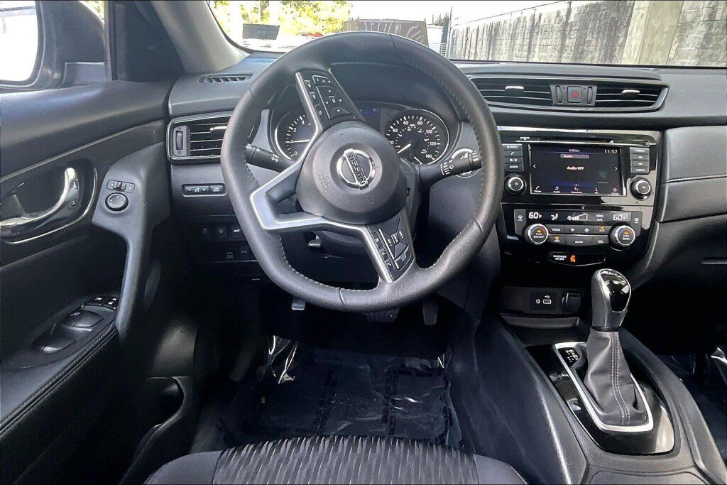 Used 2020 Nissan Rogue SV AWD/4WD image 7
