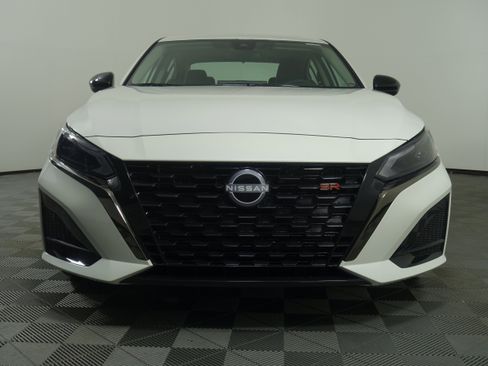 New 2025 Nissan Altima 2.5 SR w/ SR Premium Package image 17