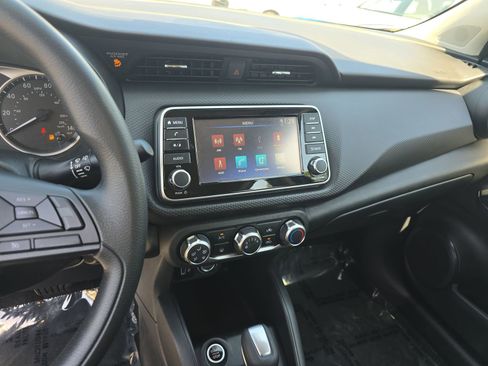 Used 2025 Nissan Kicks Play S FWD image 19