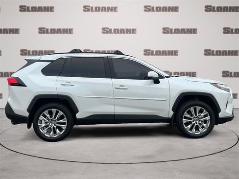 Used 2025 Toyota RAV4 XLE Premium image 6