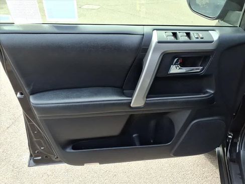 Used 2014 Toyota 4Runner SR5 image 14