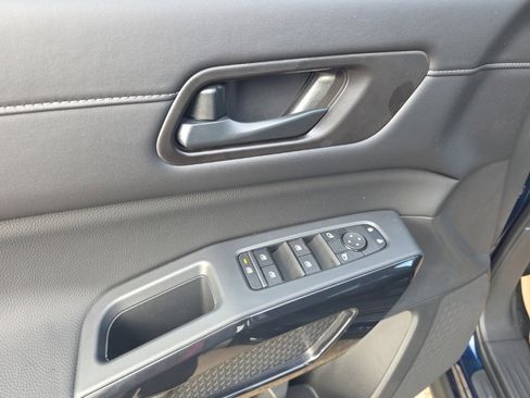 New 2026 Nissan Pathfinder SV image 16