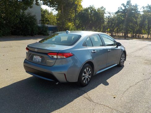 Used 2021 Toyota Corolla LE image 5