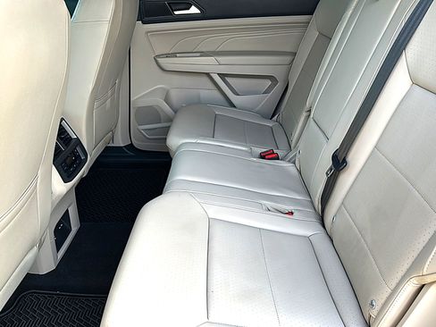 Used 2022 Volkswagen Atlas SE image 18