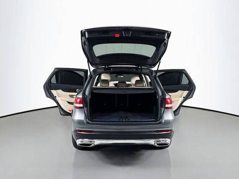 Used 2017 Mercedes-Benz GLC 300 4MATIC image 24