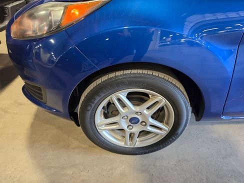 Used 2019 Ford Fiesta SE FWD image 3