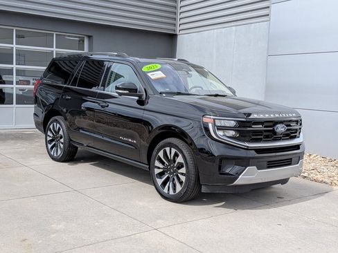 Certified 2025 Ford Expedition Platinum w/ Driver's Package AWD/4WD image 2