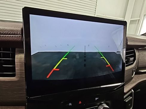 Used 2024 Ford Expedition Limited image 19