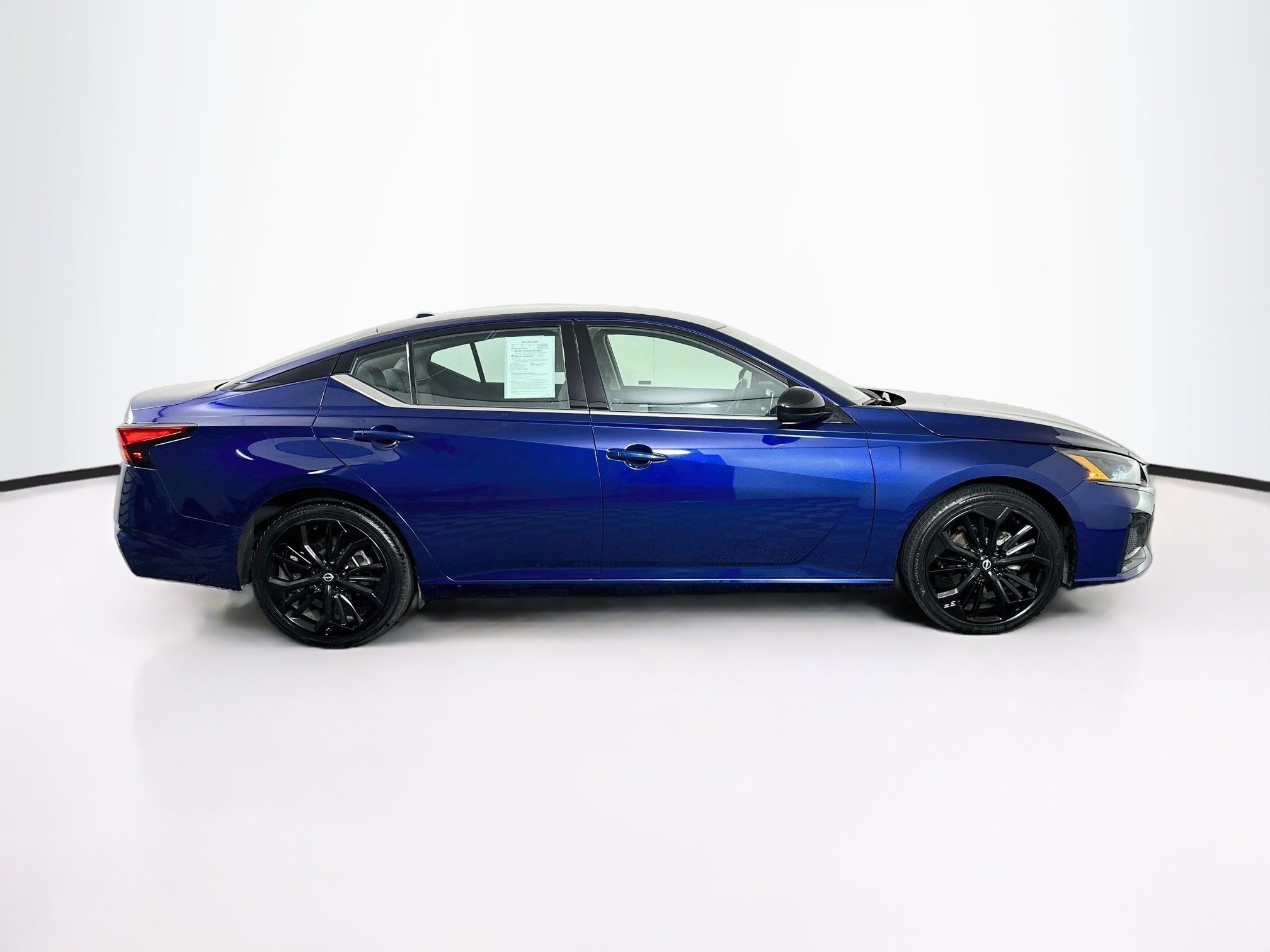 Used 2024 Nissan Altima 2.5 SR FWD image 10