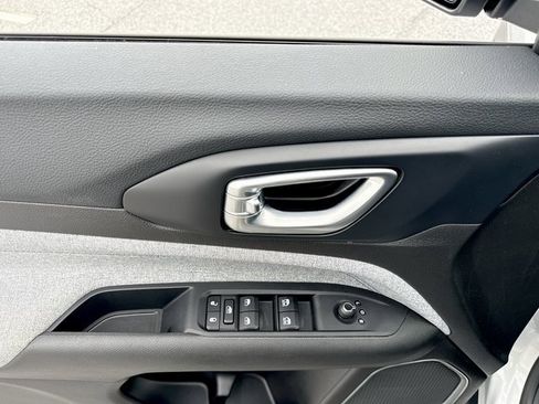 Used 2025 Jeep Compass Latitude image 13