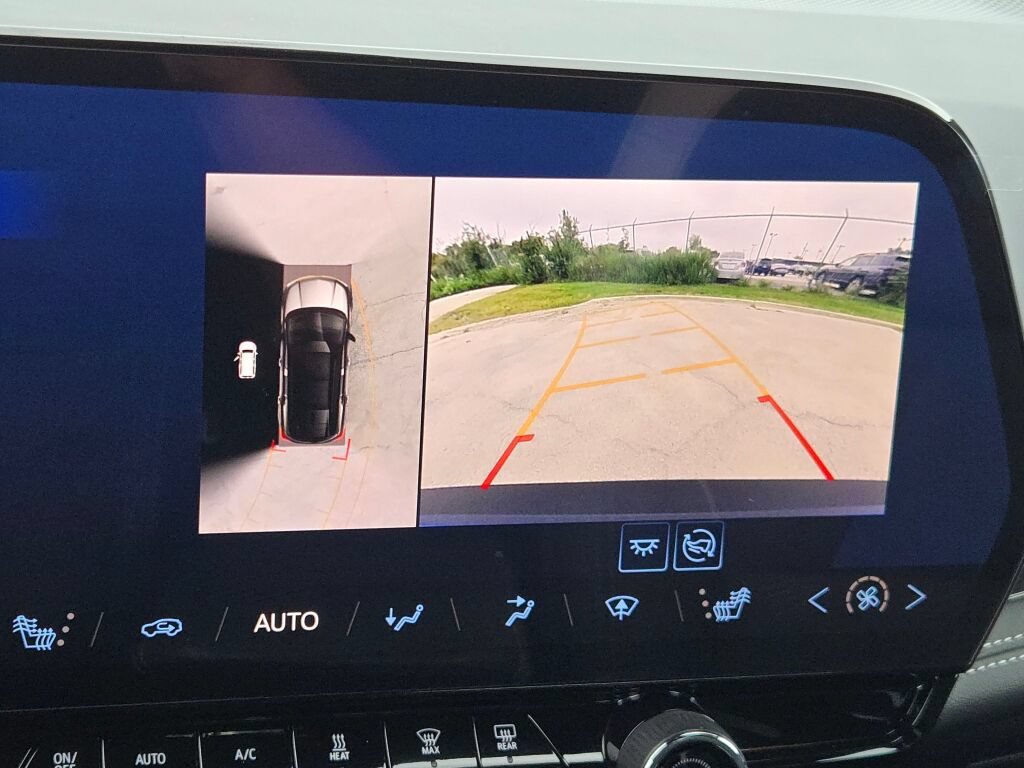 Used 2024 Chevrolet Blazer EV LT AWD/4WD image 28
