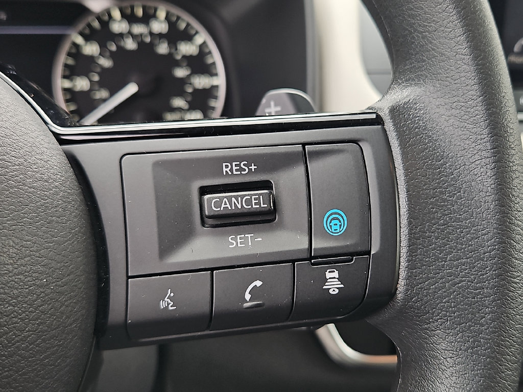 Used 2023 Nissan Rogue SV AWD/4WD image 25