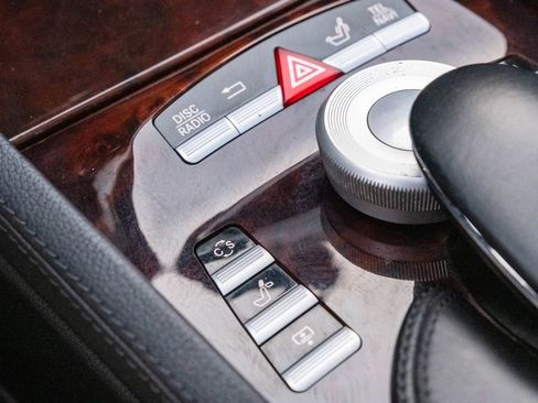 Used 2010 Mercedes-Benz CL 550 4MATIC w/ Sport Pkg image 19