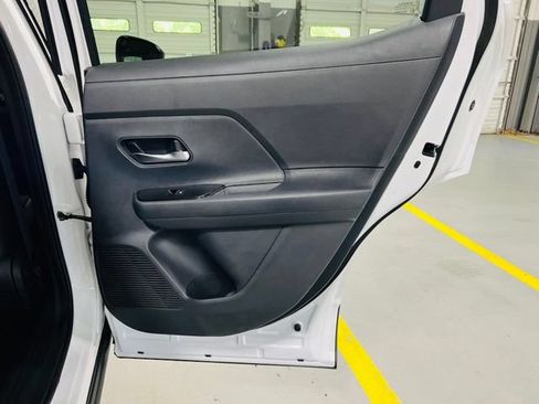 New 2026 Nissan Kicks SR FWD image 34