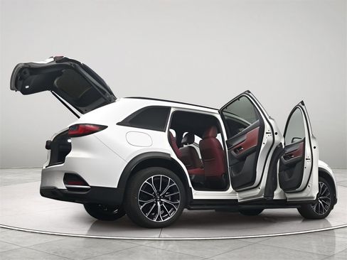 Certified 2025 MAZDA CX-70 Plug-In Hybrid w/ Premium Plus image 33