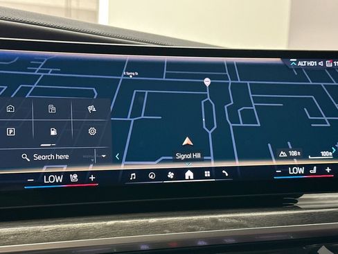 Certified 2024 BMW 740i w/ Premium Package image 25