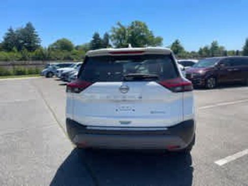 Used 2023 Nissan Rogue SV AWD/4WD image 6