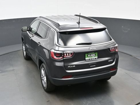 Used 2023 Jeep Compass Latitude w/ Convenience Group AWD/4WD image 38
