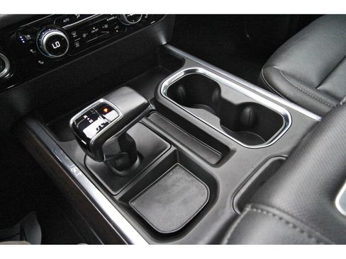 Used 2022 GMC Sierra 1500 SLT w/ SLT Convenience Package image 30