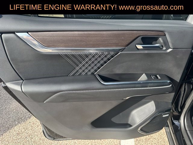 Used 2025 GMC Acadia Denali w/ LPO, Floor Liner Package AWD/4WD image 27