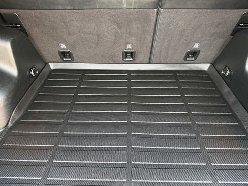 Used 2023 Jeep Cherokee Altitude Lux image 10