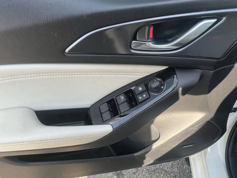 Used 2018 MAZDA MAZDA3 Grand Touring w/ Premium Equipment Package image 23