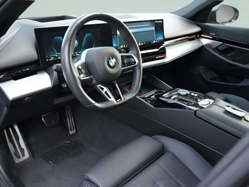 Used 2024 BMW 530i xDrive 530i xDrive image 31