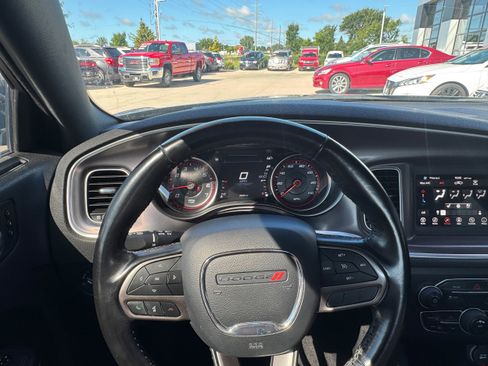 Used 2020 Dodge Charger SXT w/ Leather Interior Group RWD image 8
