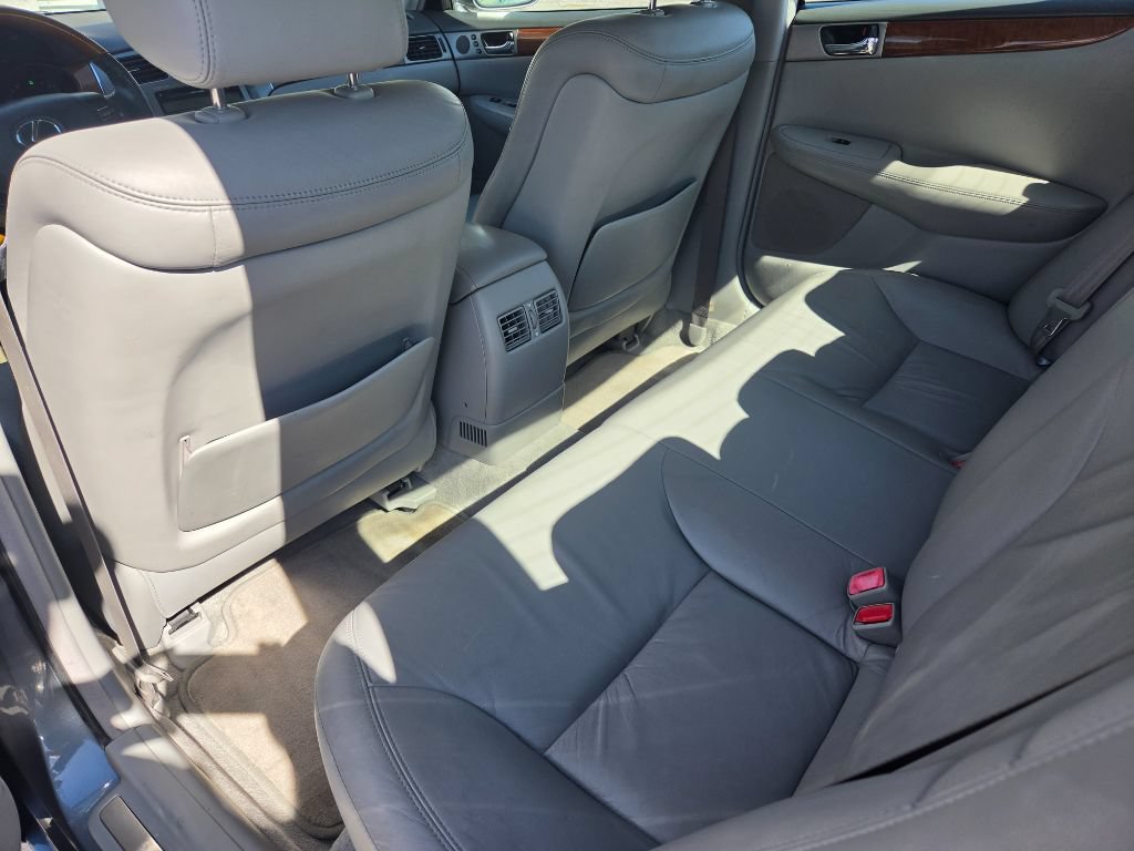 Used 2005 Lexus ES 330 FWD image 23