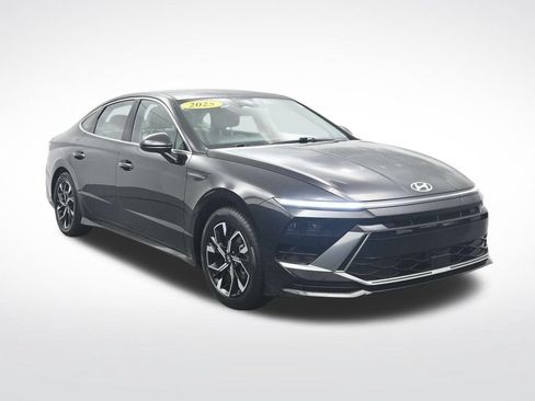 Used 2025 Hyundai Sonata SEL FWD image 3